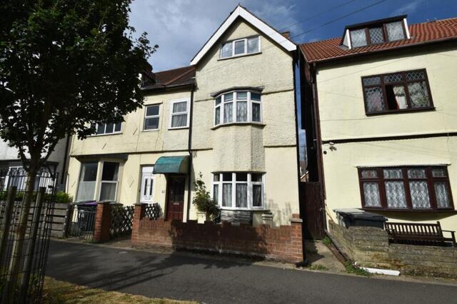 Lincolnshire, Cecil Avenue, Skegness, 6 Bedroom Semi-detached