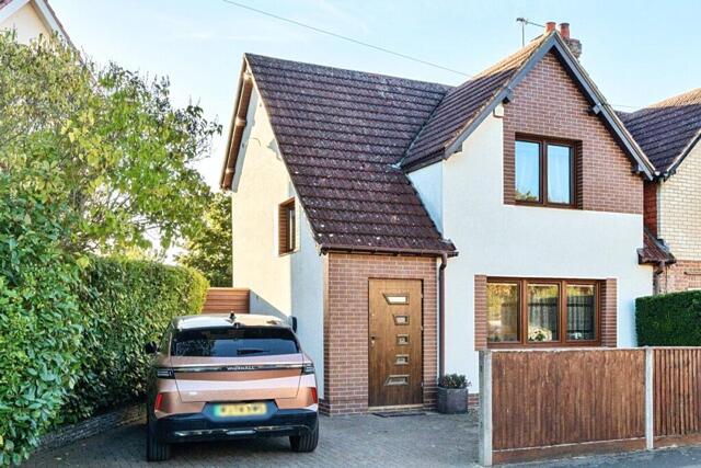 Nursery Road, Farncombe, 2 Bedroom Semi-detached Nursery Road, Farncombe, 2 Bedroom Semi-detached