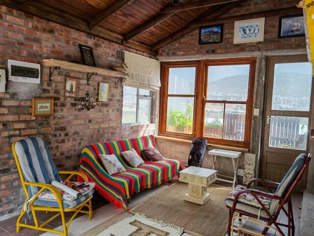 Clovelly, Fish Hoek, Charming Cottage With