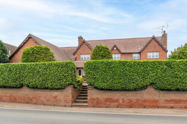 High Street, Great Barford, 5 Bedroom Detached