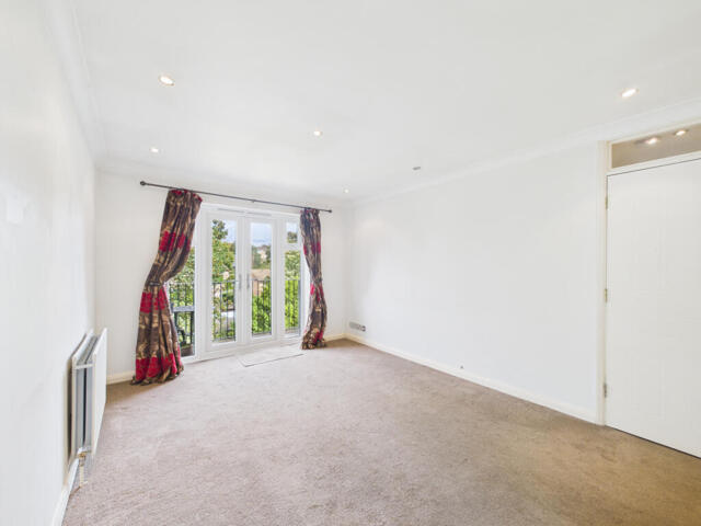 Balmoral Court,  The Avenue, 2 Bedroom Penthouse