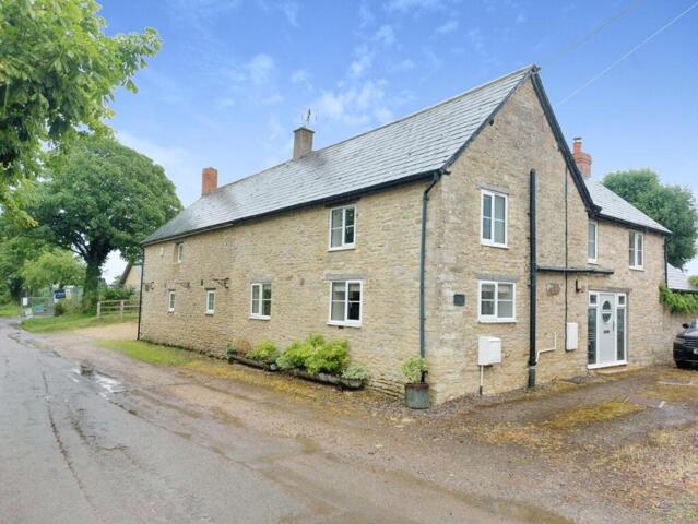 Back Lane, Bampton, 3 Bedroom Cottage