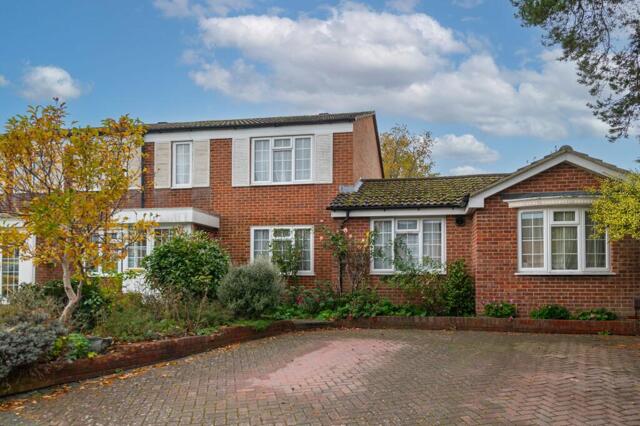 Goodwood Road, Redhill, 5 Bedroom End