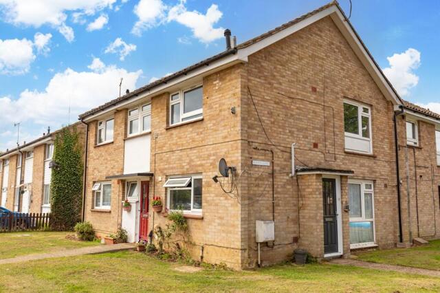 Roffey Close, Horley, 2 Bedroom Maisonette