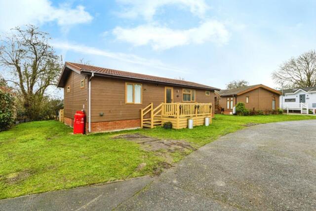 Straight Road, East Bergholt, 2 Bedroom Lodge