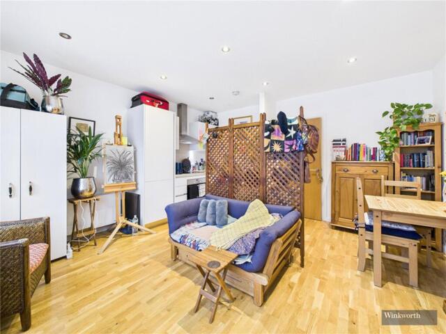 Peterborough Road, Harrow, Studio Flat For