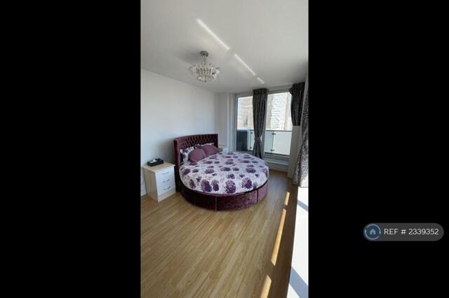 Navigation Court, London, 3 Bedroom Flat