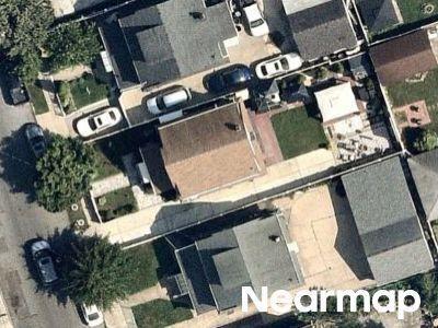 Th St, Saint Albans, Preforeclosure Single-family Home