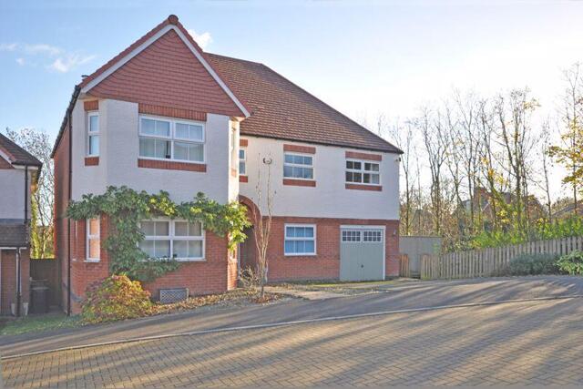 Stunning Family House, Broadleaf Way, 5 Bedroom Detached
