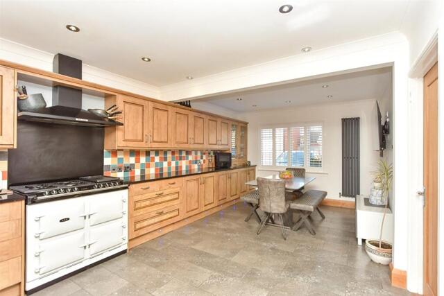 Anatase Close, Sittingbourne, 4 Bedroom Detached