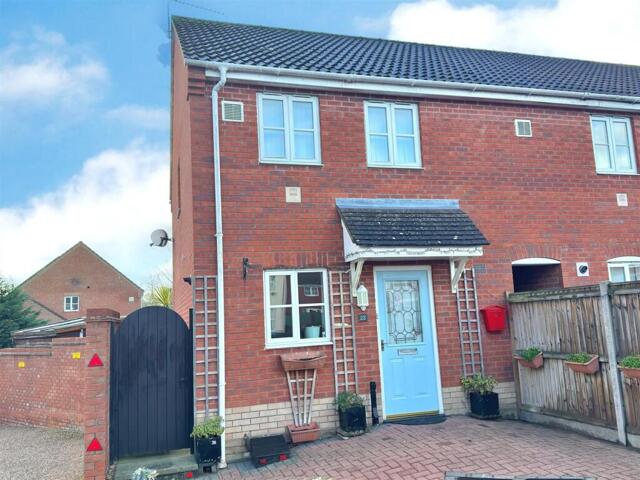 Diprose Drive, Parkhill, 2 Bedroom End