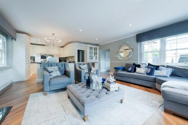 Chessington Road, Ewell, 3 Bedroom Detached