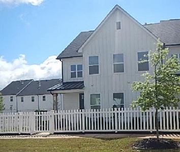 Bly St, Rock Hill, Foreclosure Townhouse In
