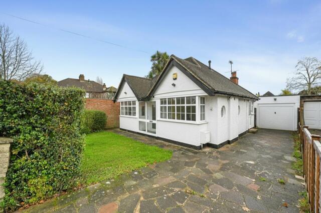 East Mead, Ruislip, 3 Bedroom Detached East Mead, Ruislip, 3 Bedroom Detached