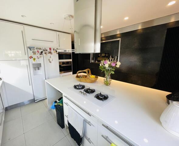 Walthamstow, London, 4 Bedroom Town Walthamstow, London, 4 Bedroom Town