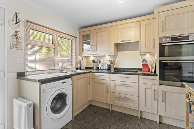 Deanland Wood Park, Golden Cross, 2 Bedroom Park