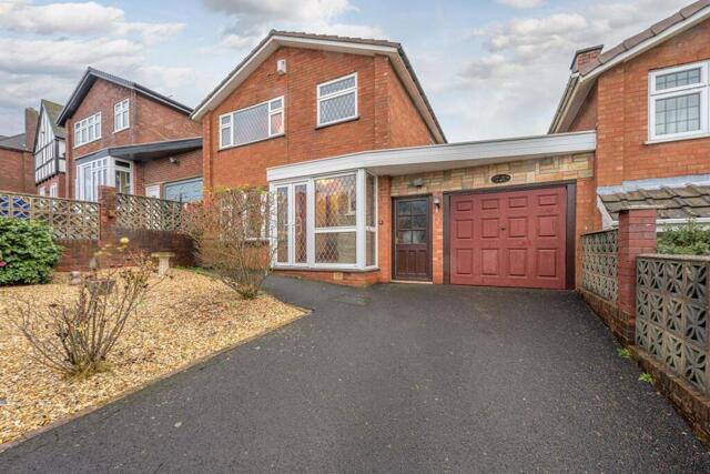 The Knoll, Kingswinford, 3 Bedroom Detached