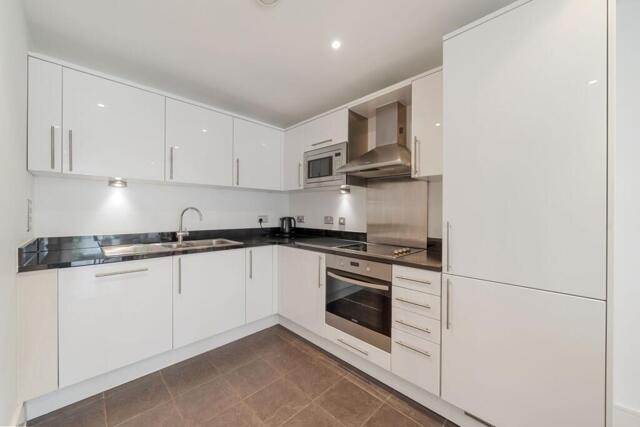 Drayton Park, London, 2 Bedroom Apartment