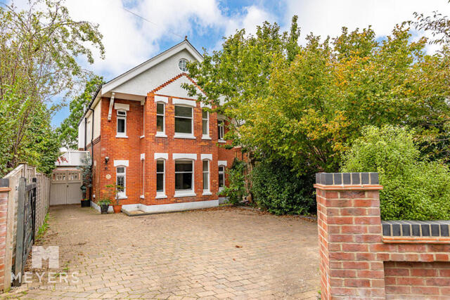 St. Albans Crescent, Bournemouth, 4 Bedroom Detached St. Albans Crescent, Bournemouth, 4 Bedroom Detached