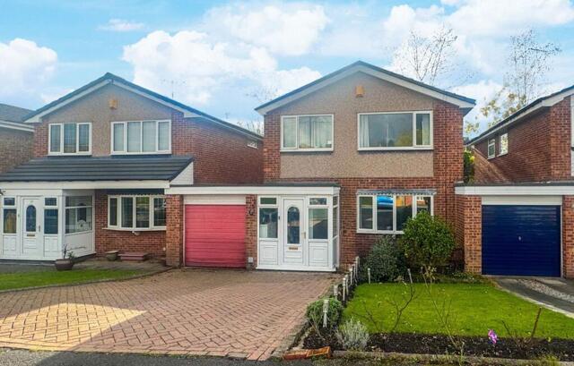 March Drive, Brandlesholme, 4 Bedroom Link