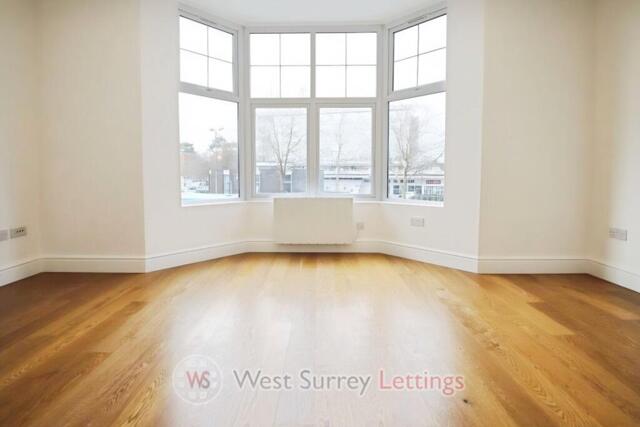 Old Woking Road, W Byfleet, 2 Bedroom Flat