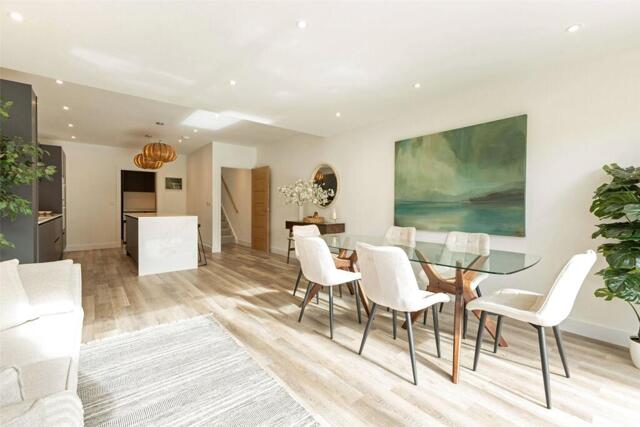 Petersfield Road, Winchester, 3 Bedroom Semi-detached