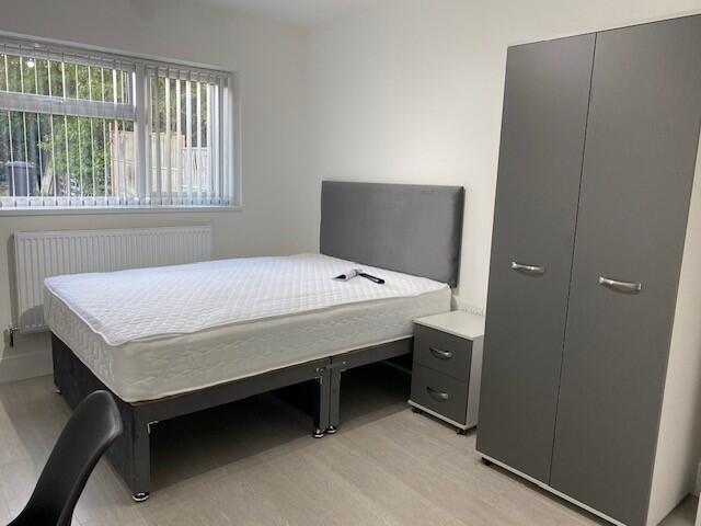 Warwick Avenue, Beeston, 5 Bedroom House