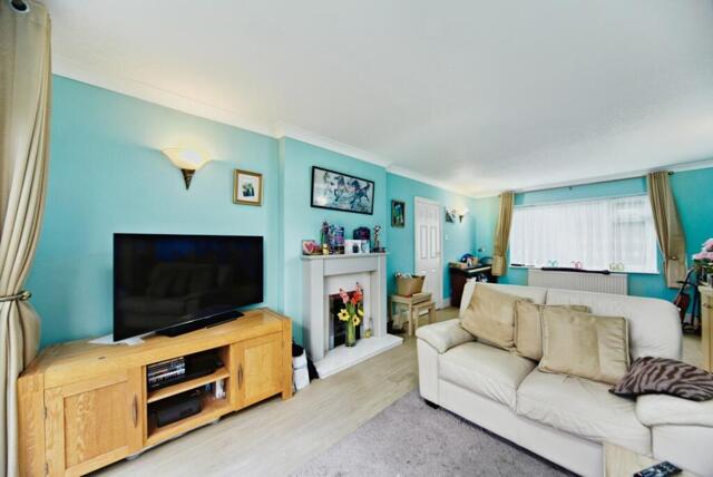 Hyde Road, South Croydon, 5 Bedroom Detached