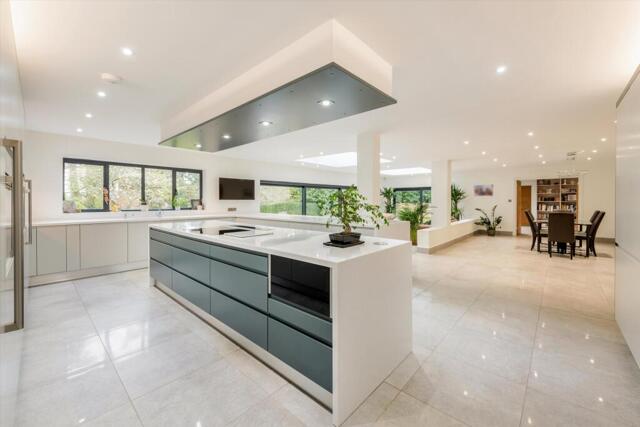 Kippington Road, Sevenoaks, 8 Bedroom Detached