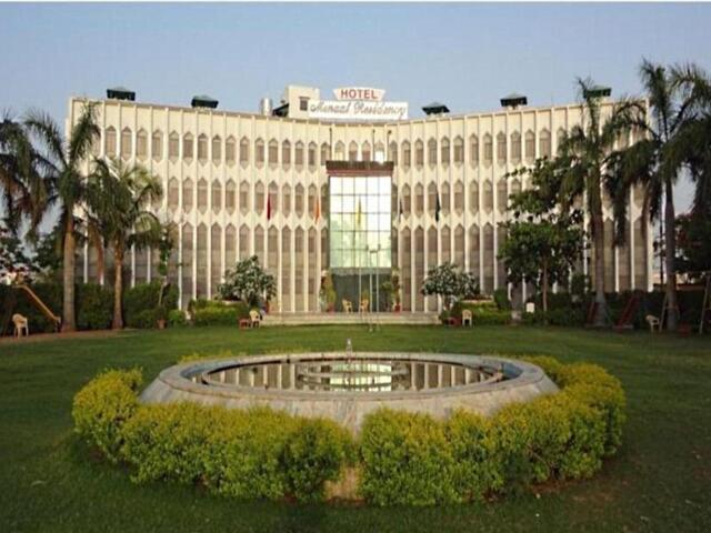 On National Highway No., Kota, Hotel Menaal Residency