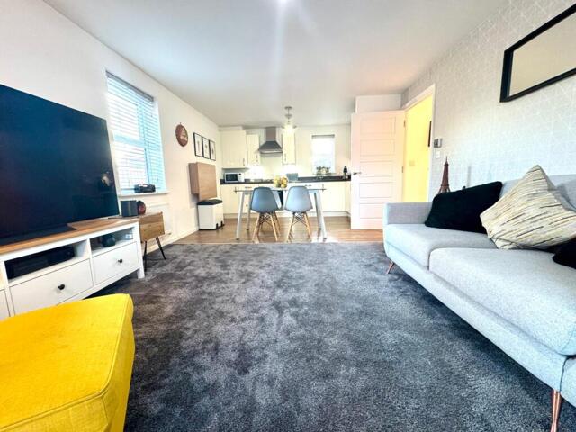 Square Leaze, Bristol, 1 Bedroom Flat