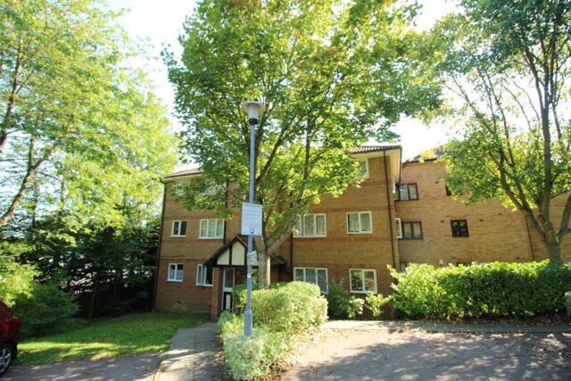 Centre Drive, Epping, 1 Bedroom Flat
