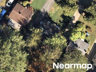 Mapleton Ave, Bedford, Preforeclosure Single-family Home