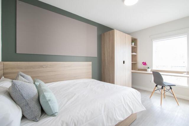 Morrison Circus, Edinburgh, 4 Bedroom Flat