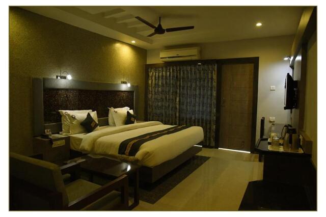 Mela Chinthamani, Anna Salai, Trichy, Tamil Nadu, Hotel Mayas, Hotel