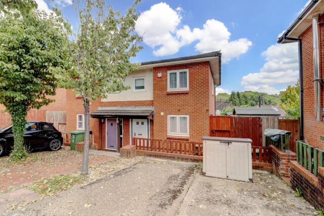 Barton Way, High Wycombe, 3 Bedroom Semi-detached