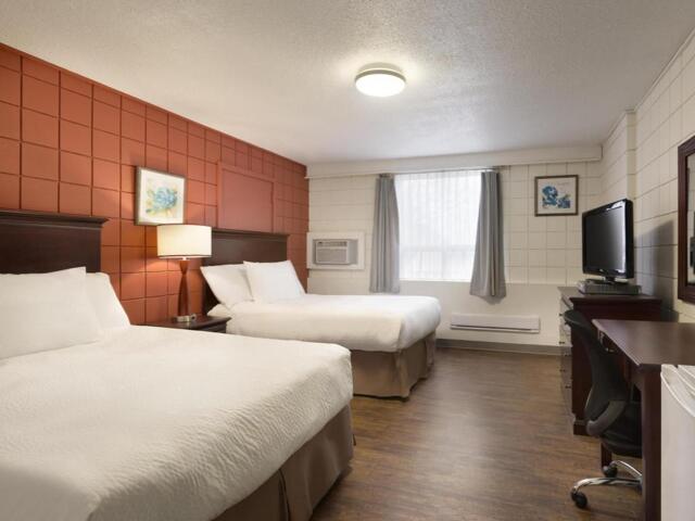 Th Avenue W., Kindersley, Travelodge By Wyndham
