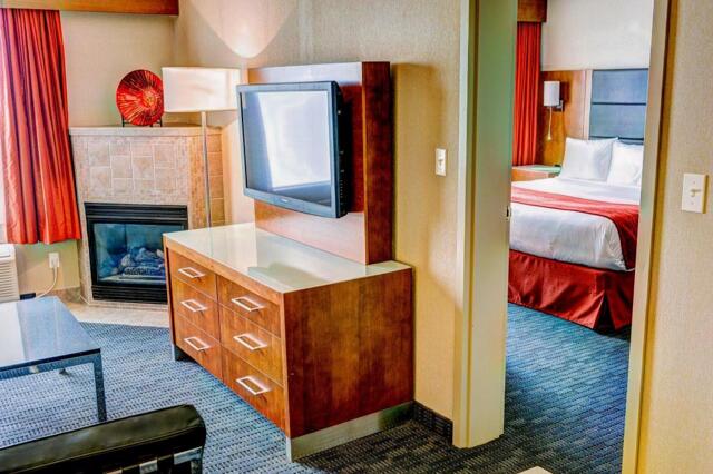 Gregoire Dr, Fort Mcmurray (ab), Radisson Hotel & Gregoire Dr, Fort Mcmurray (ab), Radisson Hotel &