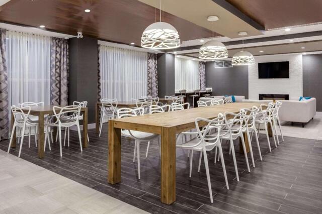 Gateway Rd Ne, Airdrie (ab), Best Western Plus