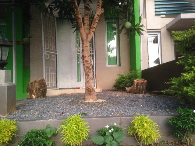 Jalan Citra Garden Blok B No  Teluk Betung, Bandar Lampung, Olivine House, Entire