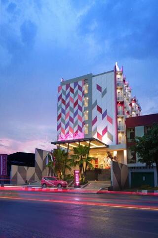 Jalan Basuki Rahmat, Sorong, Favehotel Sorong, Hotel
