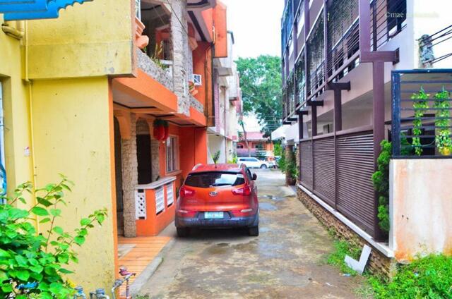 Along Tagaytay-calamba Road, Tagaytay, 3br Tagaytay Townhouse