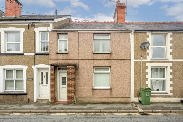 Penygroes, High Street, Caernarfon, 3 Bedroom Terraced
