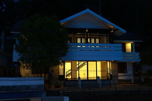 Kumily Thekkady Lake Road, Thekkady, Olive Periyar, Serviced