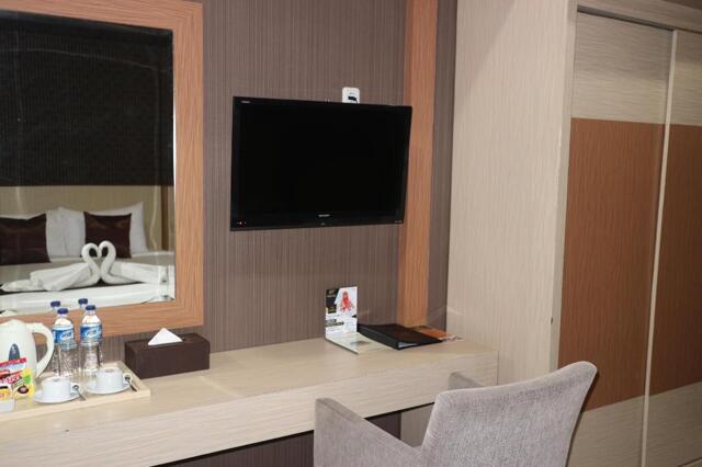 Jalan Pamitran, Cirebon, Grand Dian Hotel