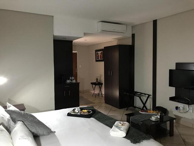 Old Jhb Road, R Rustenburg Guest House, Rustenburg, Manor Hills Guest