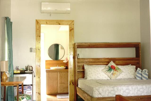 Check-in & Key Pick-up At Barrel Bar (next To Isla Cabana Resort!). Tourism Road, General Luna, Siar