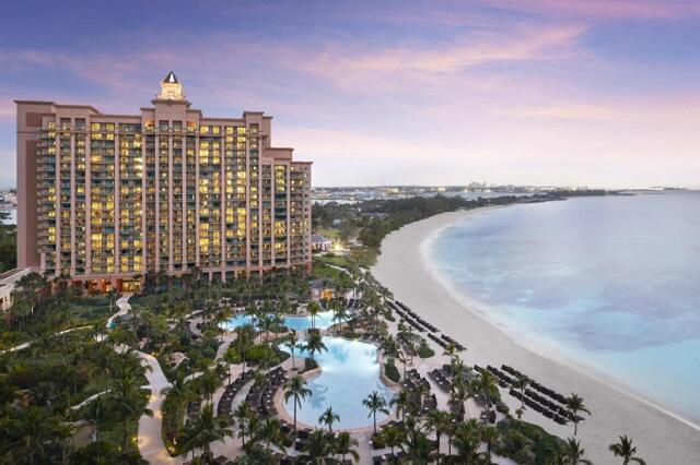 Casino Drive, Nassau, The Reef At