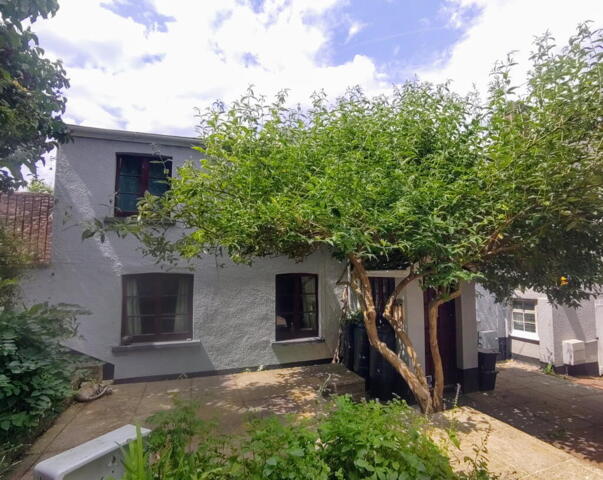 High Street, Crediton, 2 Bedroom Semi-detached