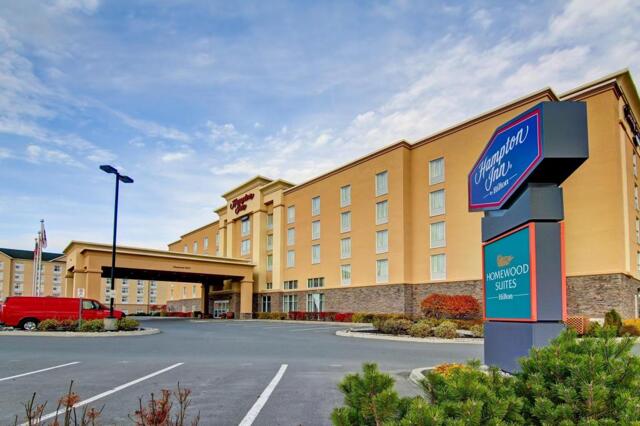 Regent Street, Sudbury (on), Hampton Inn By